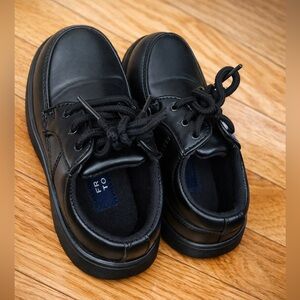 🖤 French Toast Kids Black Dress Shoes
Size 6 | Lace-up / tie style